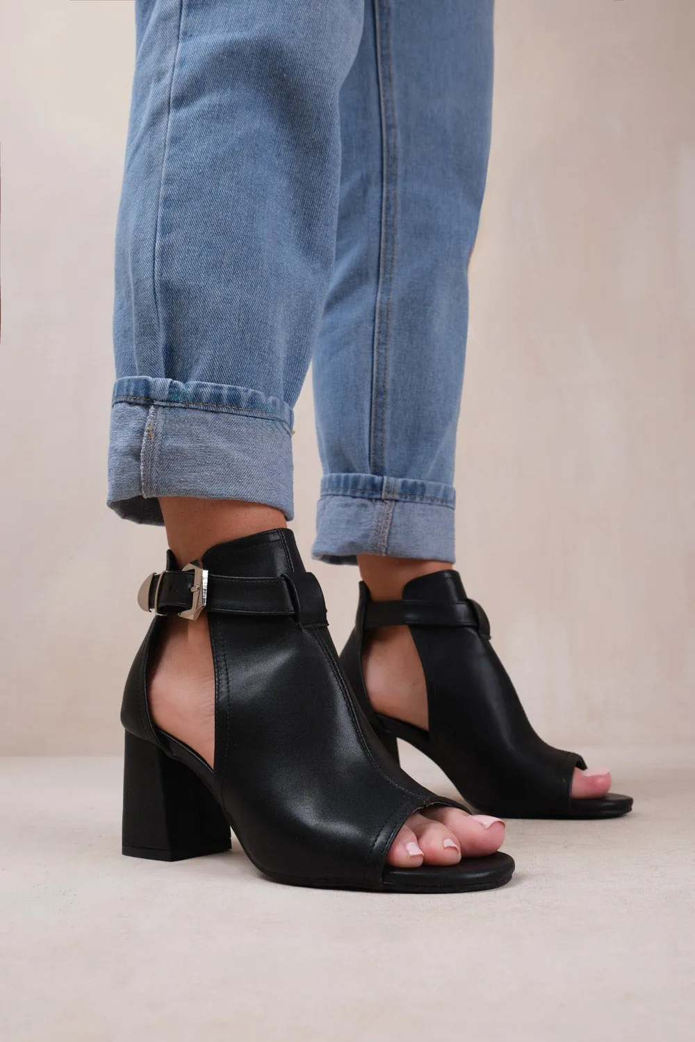 LISA WIDE FIT BLOCK HEEL WITH SIDE BUCKLE AND OPEN TOE FRONT IN BLACK FAUX LEATHER